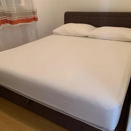 Old Town Apartment Primosten